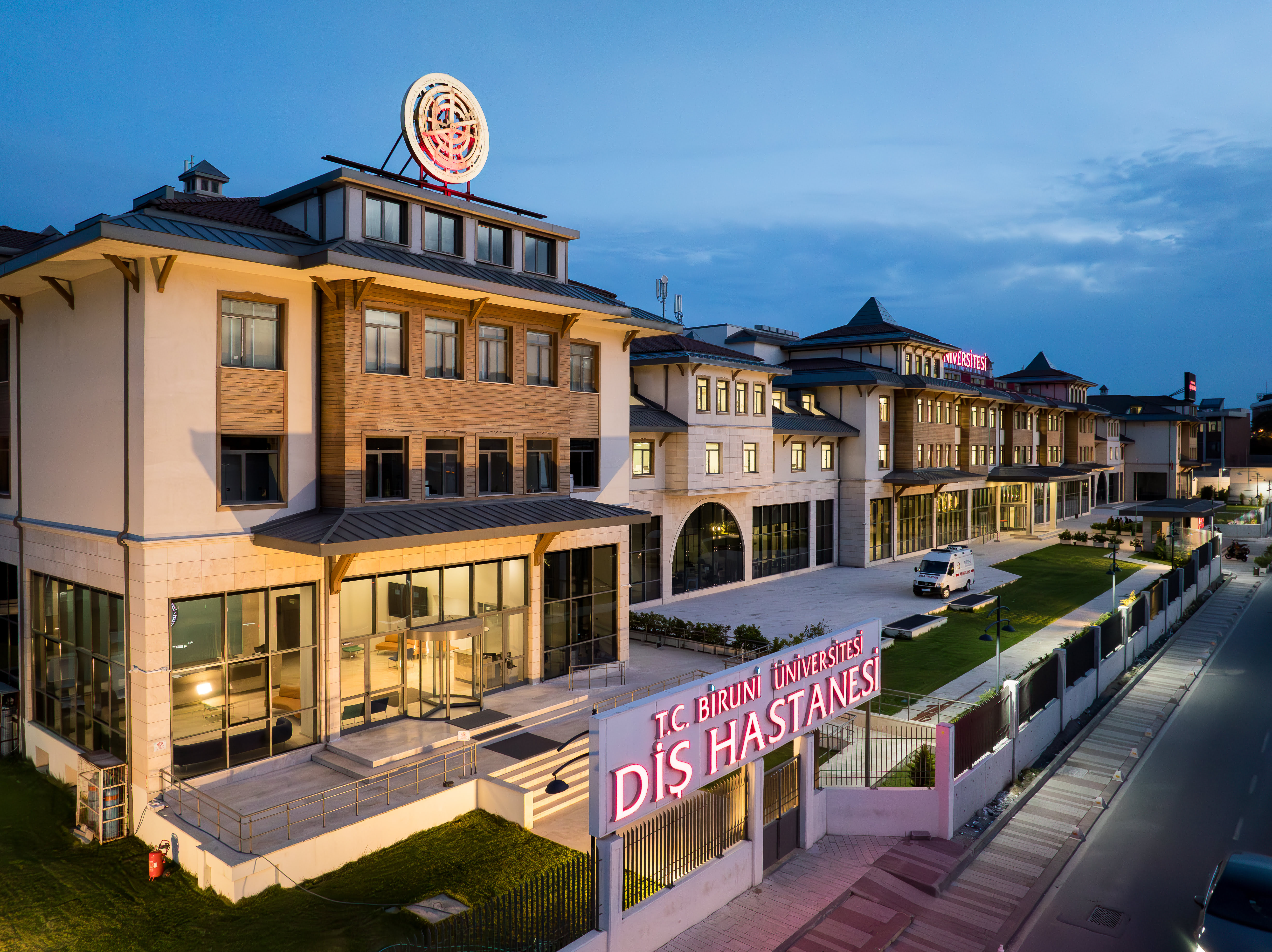 Biruni Üniversitesi Diş Hastanesi Topkapı